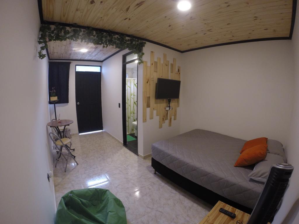Blackpine Hostel Medellín Exterior foto
