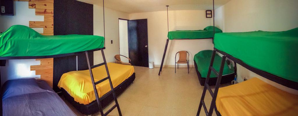 Blackpine Hostel Medellín Zimmer foto